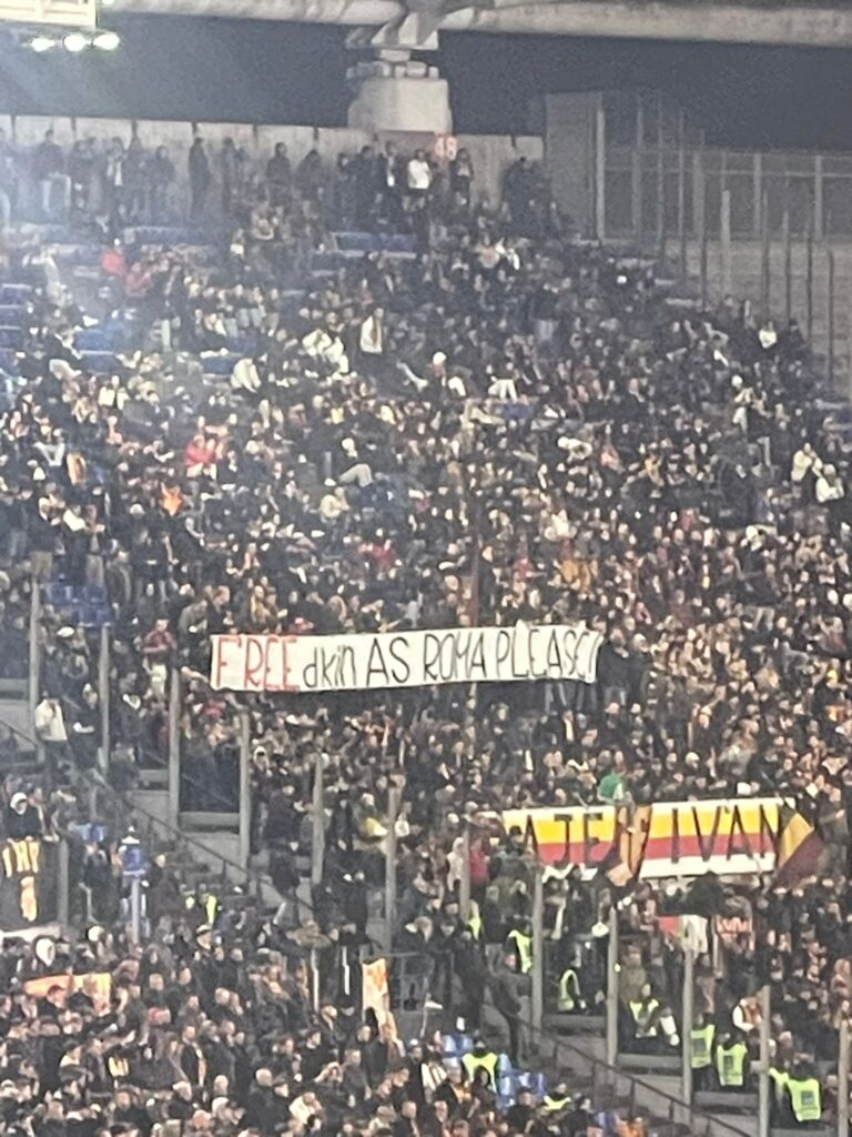 striscione freedkin