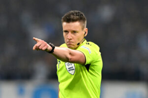 siebert arbitro Olympique de Marseille v Atalanta BC: Semi-Final First Leg - UEFA Europa League 2023/24