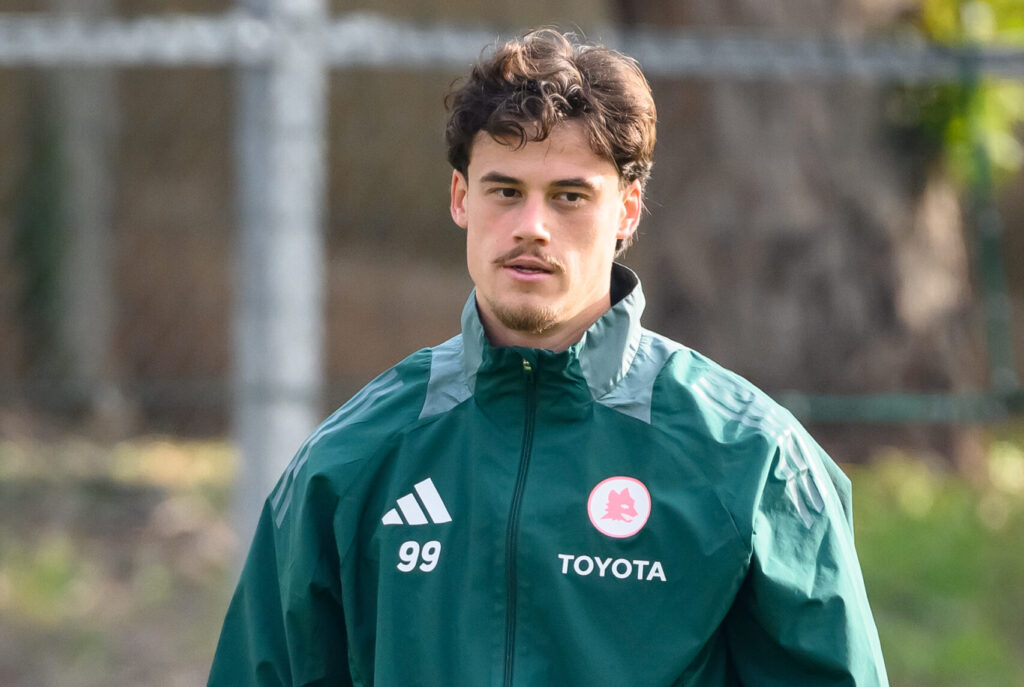 AS Roma Training Session svilar