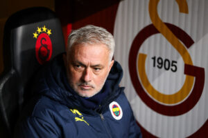 mourinho Galatasaray v Fenerbahce - Turkish Super League