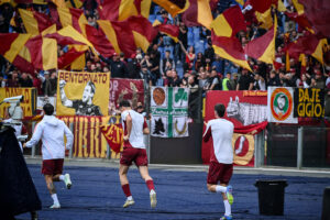 SQUADRA SOTTO CURVA SUD ROMA FIORENTINA