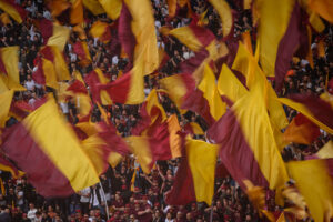 Tifosi Bandiere curva sud Roma Fiorentina