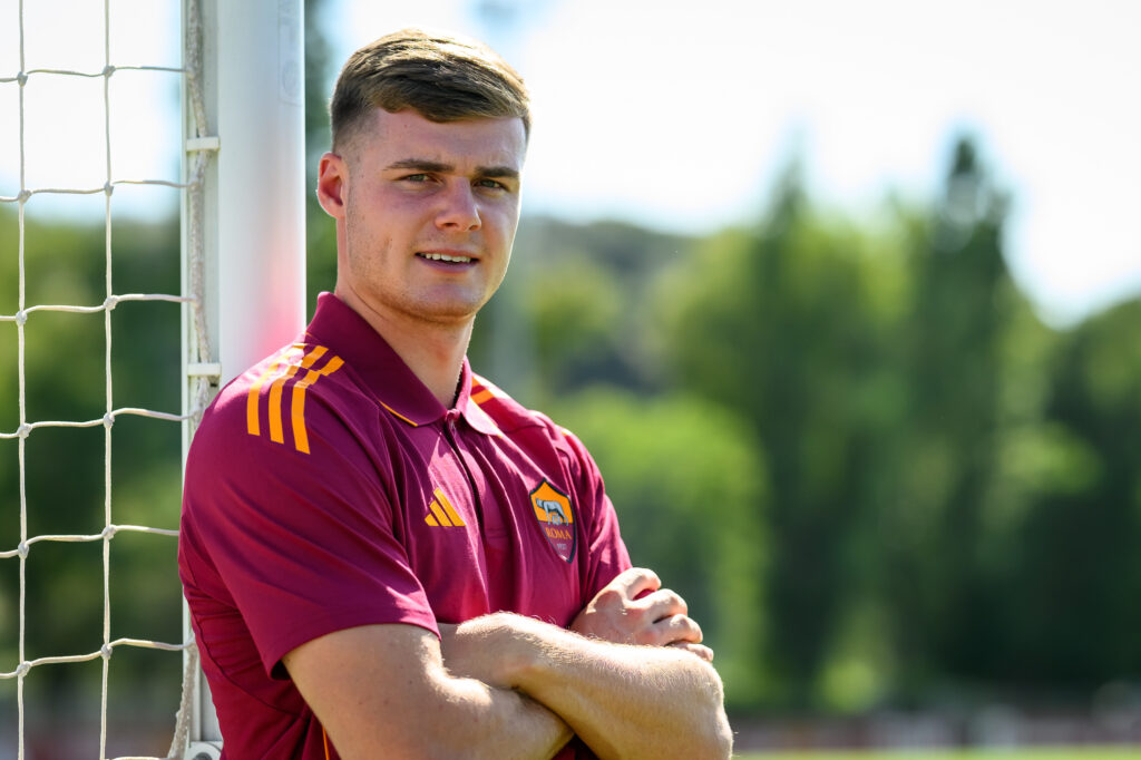 ferguson AS Roma Unveil New Signing  Evan Ferguson