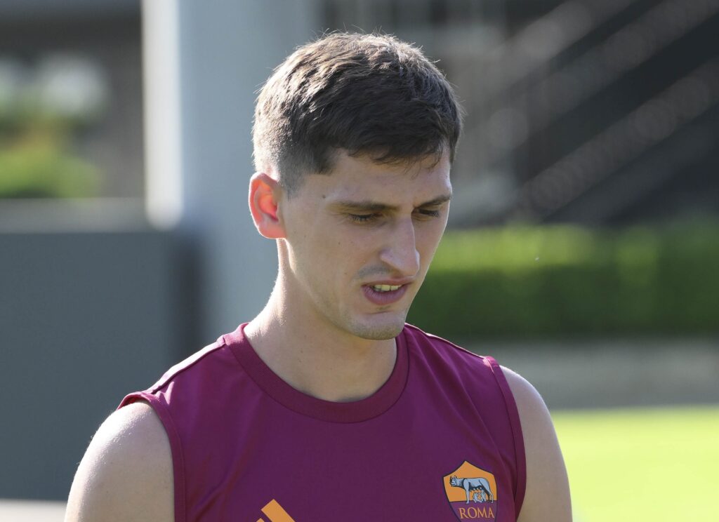 kumbulla AS Roma Training Camp