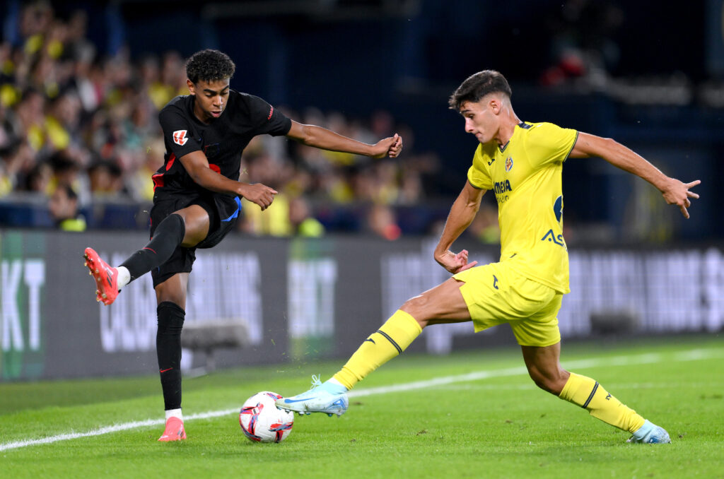 Sergi Cardona Villarreal CF v FC Barcelona  - La Liga EA Sports