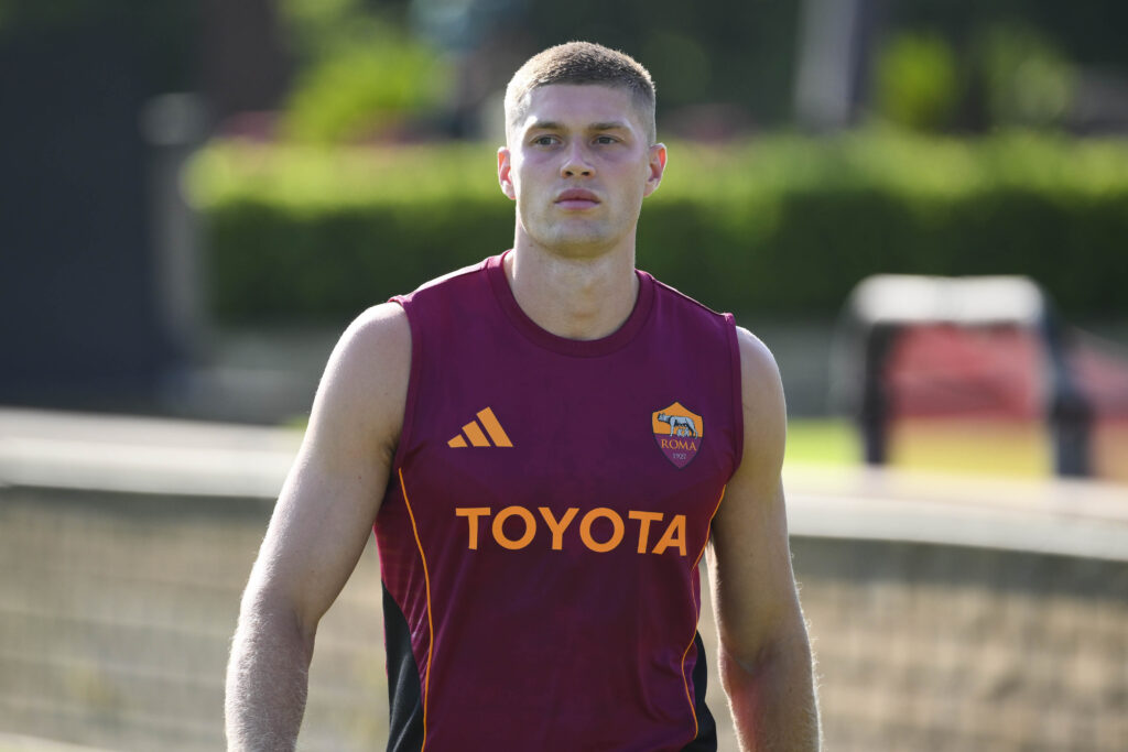 dovbyk AS Roma Training Camp