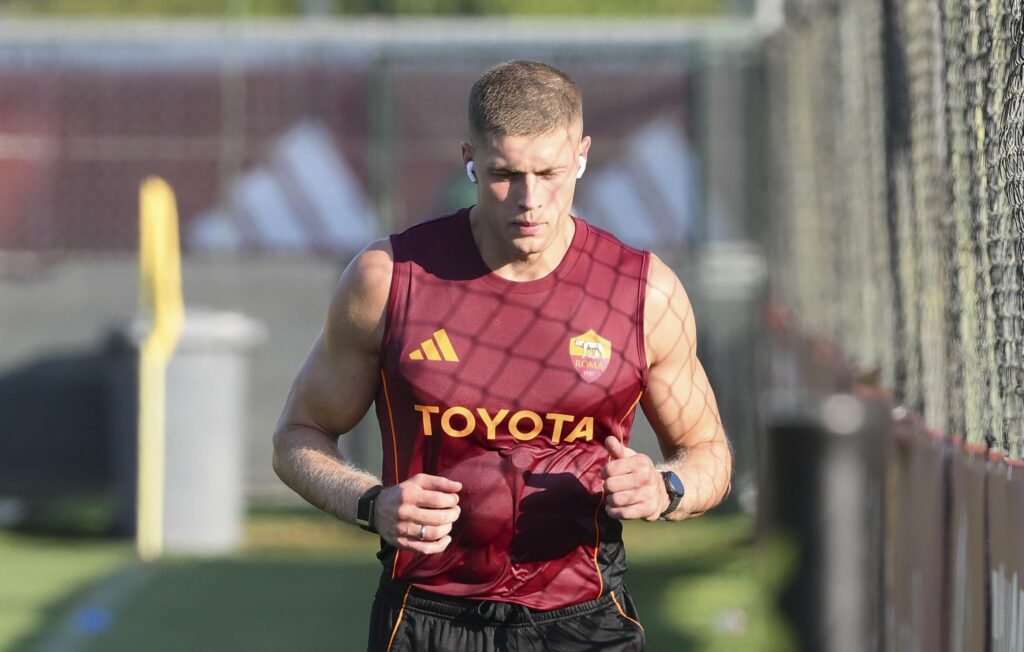 dovbyk AS Roma Training Camp