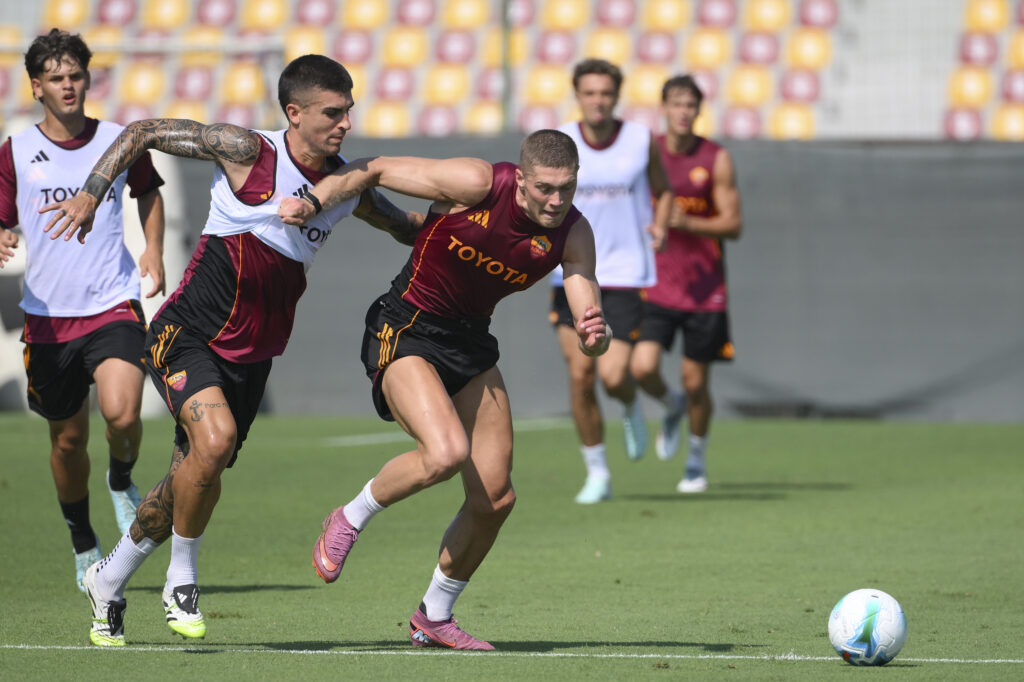 Dovbyk Mancini AS Roma Training Session