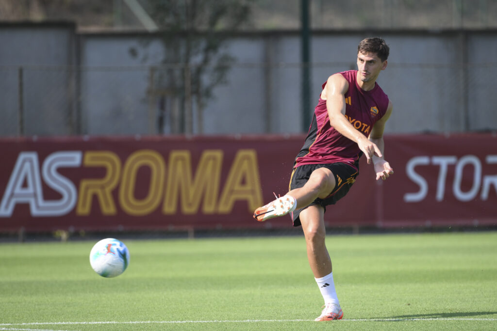 Kumbulla AS Roma Training Session