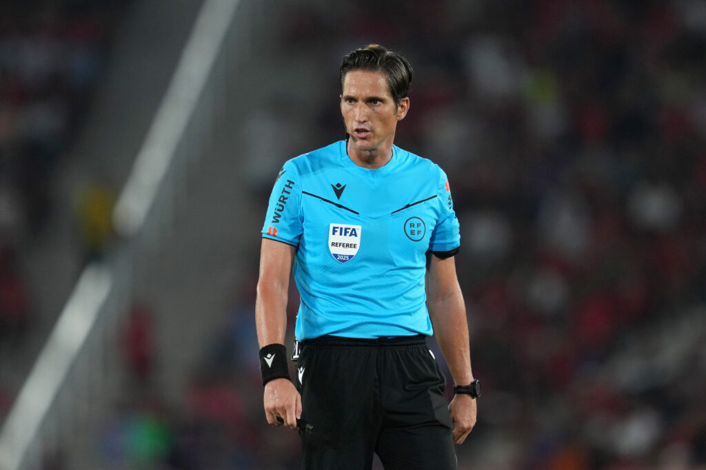 Munuera RCD Mallorca v FC Barcelona - LaLiga EA Sports