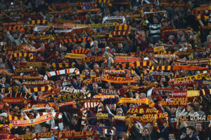 Tifosi Roma sciarpata