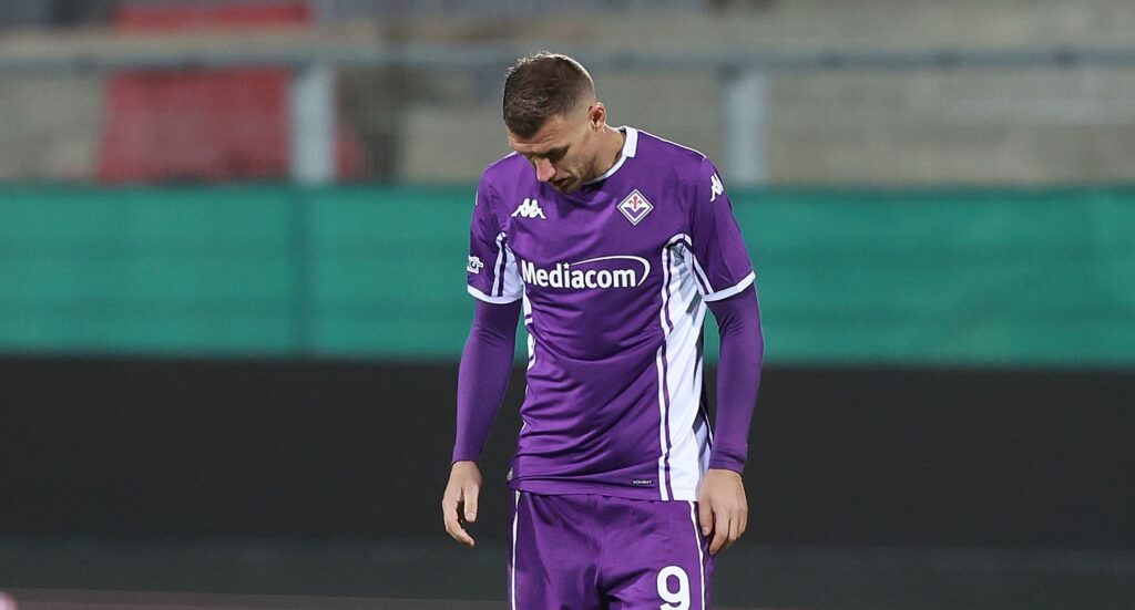 dzeko ACF Fiorentina v AEK Athens FC - UEFA Conference League 2025/26 League Phase MD4