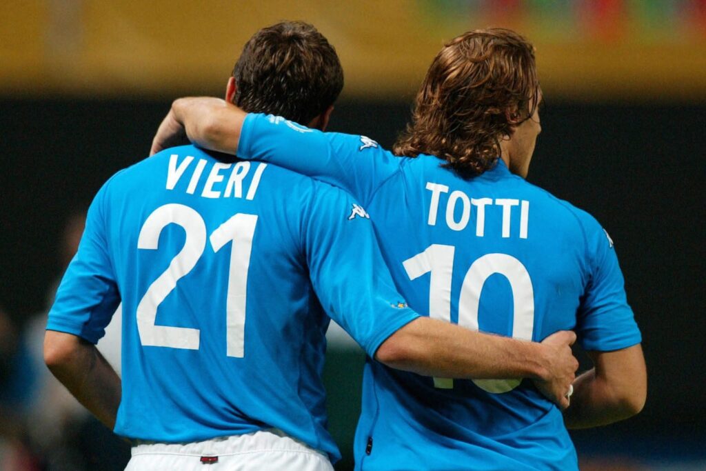 FUSSBALL: WM 2002 in JAPAN und KOREA, ITA - ECU 2:0;