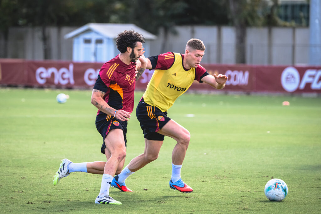 Hermoso Dovbyk AS Roma Training Session