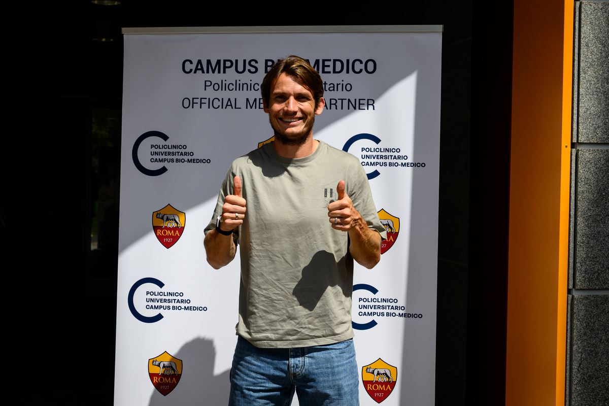 AS Roma Unveil New Signing Marten De Roon