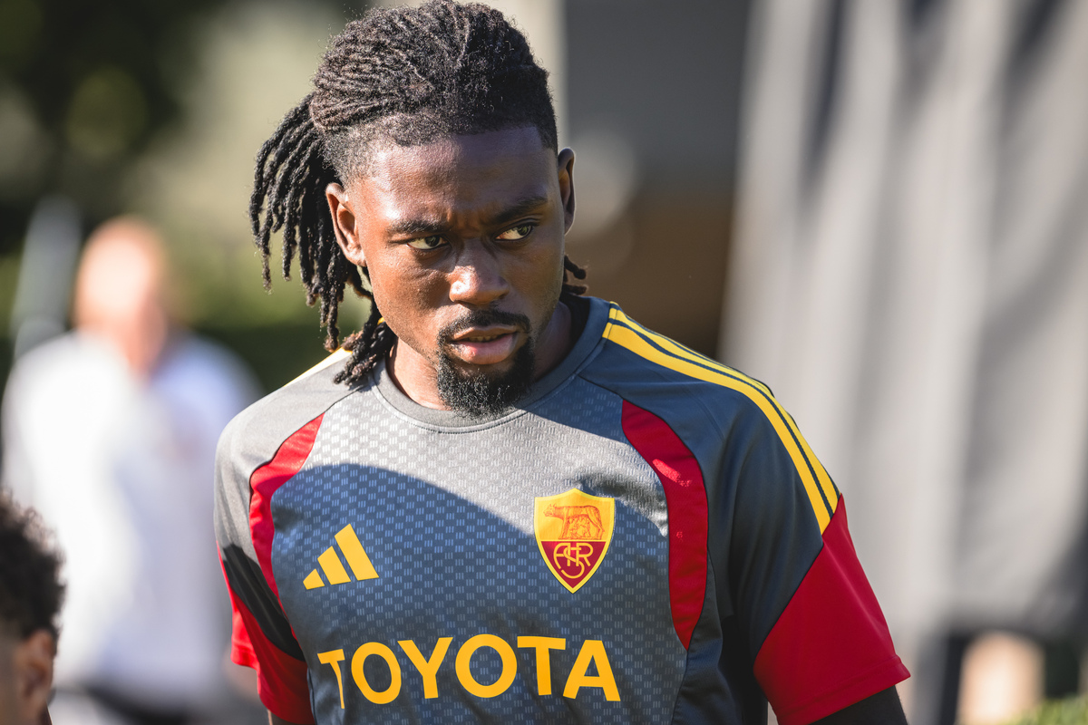 koné AS Roma Training Session