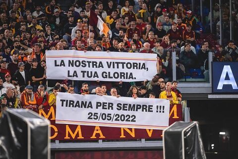 Striscioni Mourinho Roma Real