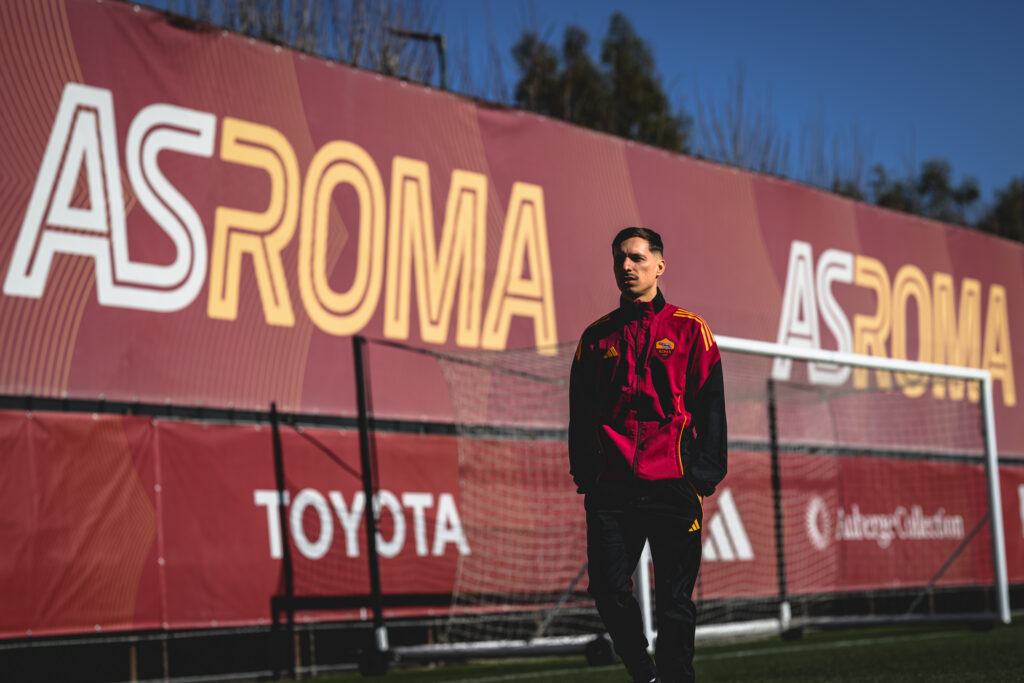 Zaragoza AS Roma Unveil New Signing Bryan Zaragoza