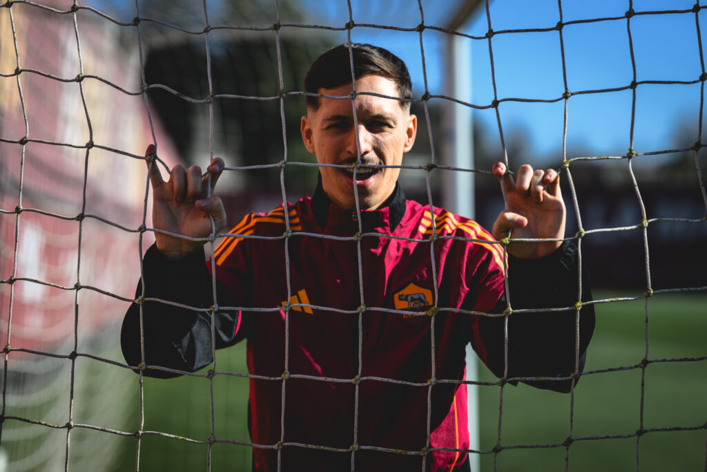 Zaragoza AS Roma Unveil New Signing Bryan Zaragoza