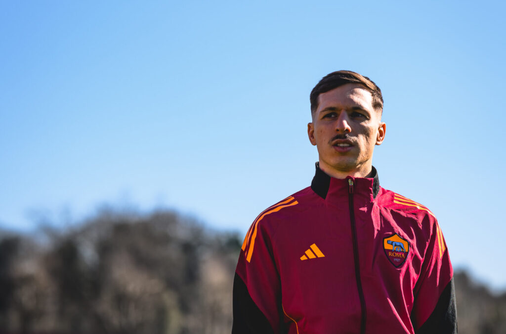 Zaragoza AS Roma Unveil New Signing Bryan Zaragoza