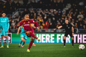 malen AS Roma v Bologna FC 1909 - UEFA Europa League 2025/26 Round of 16 Second Leg